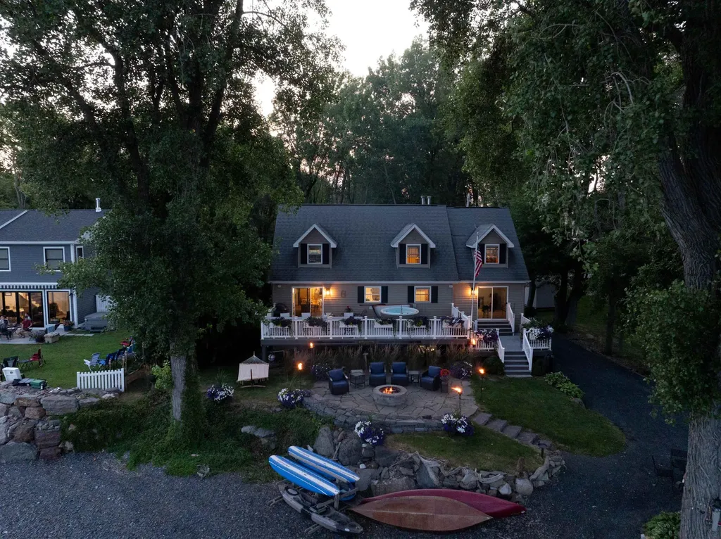 480 Lakeview Drive North Hero VT 05474