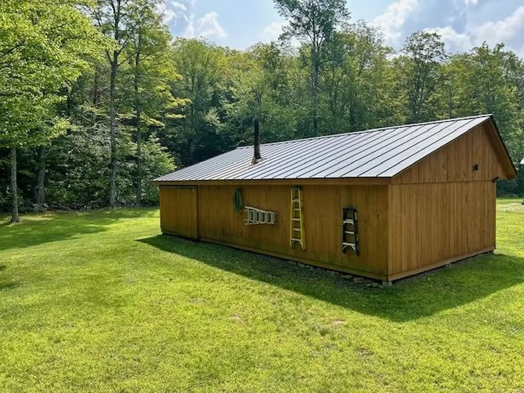 123 County Turnpike Road Tunbridge VT 05077