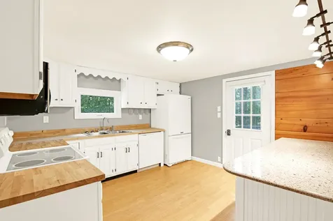133 Canaan Road Strafford NH 03884