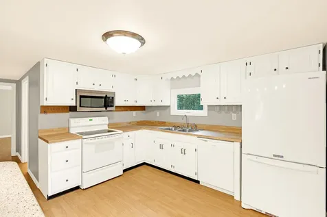 133 Canaan Road Strafford NH 03884