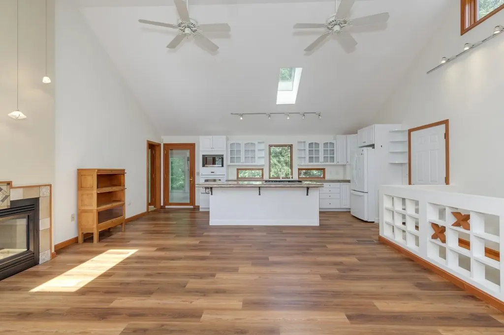 19 Hoit Road Epsom NH 03234