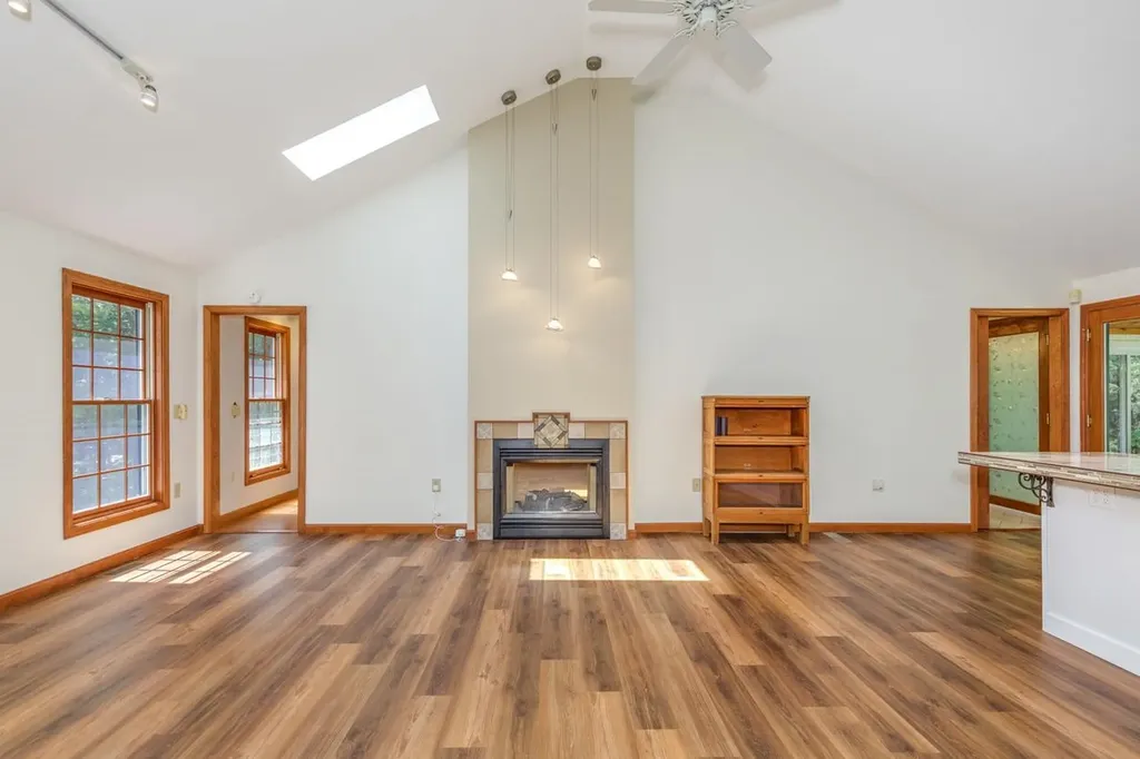 19 Hoit Road Epsom NH 03234