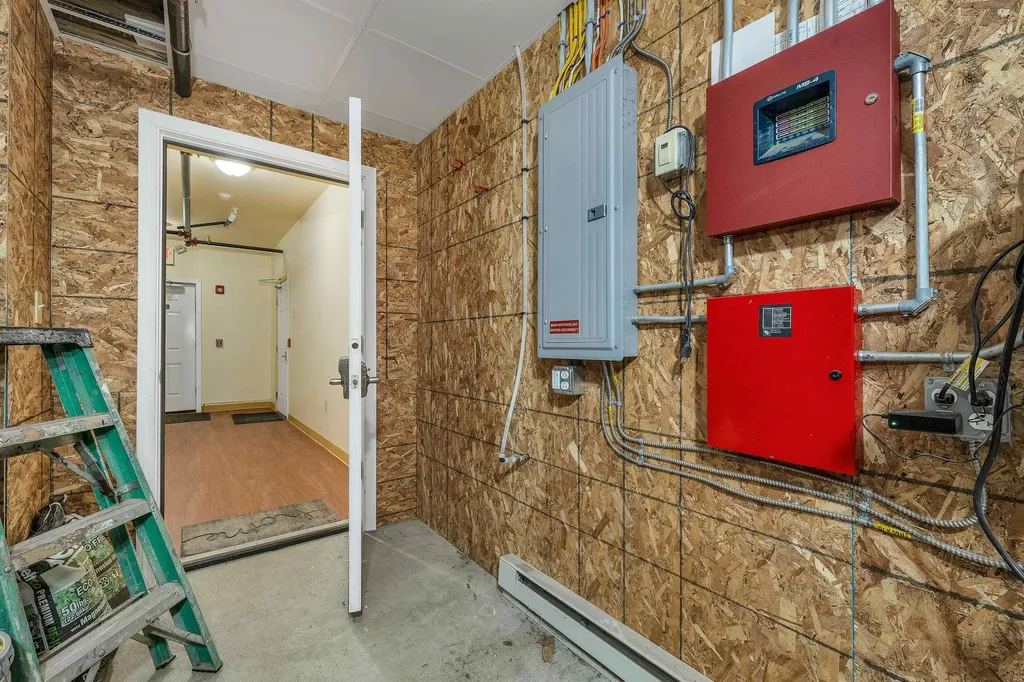 28, 29 & 42 Railroad & Main Square Plymouth NH 03264