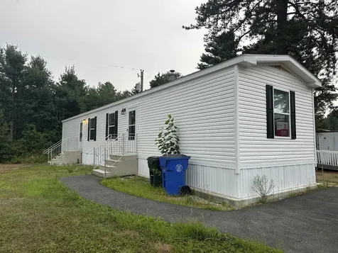 40 Pinyon Place Londonderry NH 03053