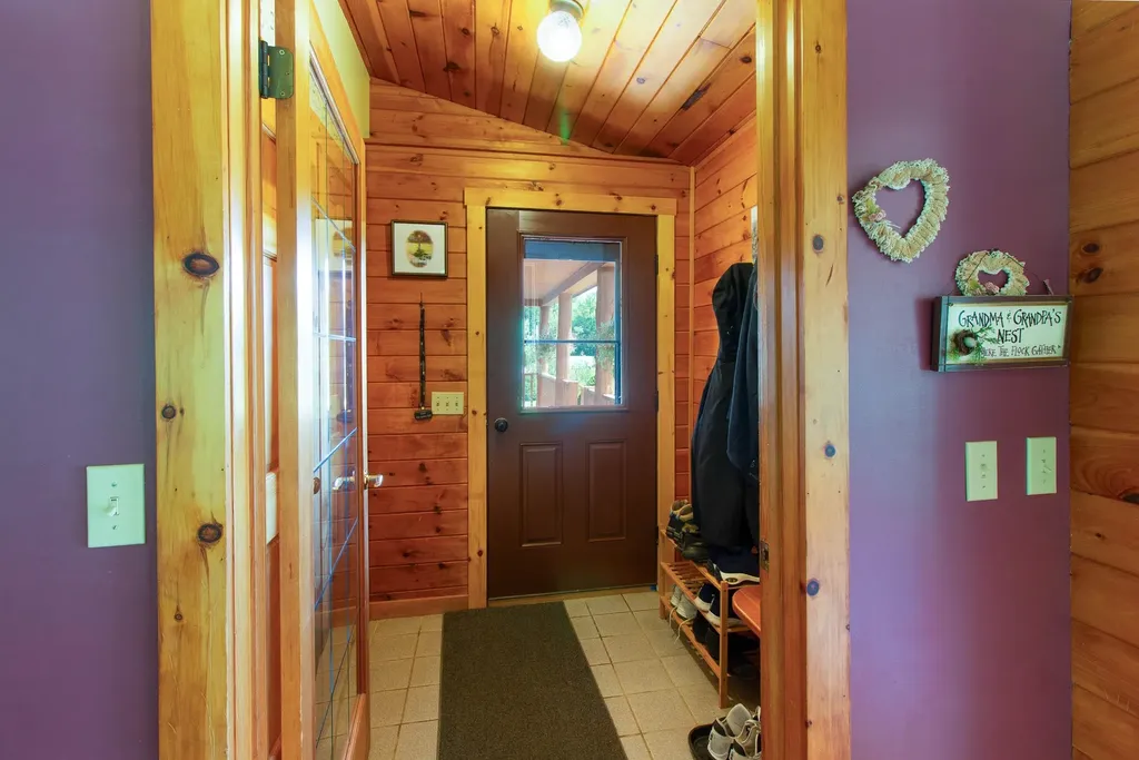 17 Faywood Road Grand Isle VT 05458