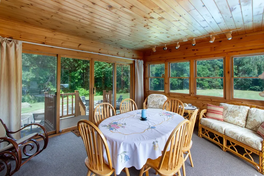 17 Faywood Road Grand Isle VT 05458