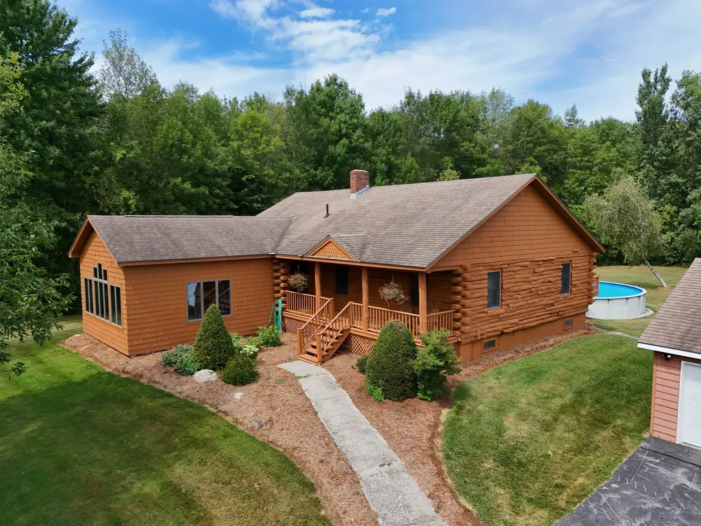 17 Faywood Road Grand Isle VT 05458