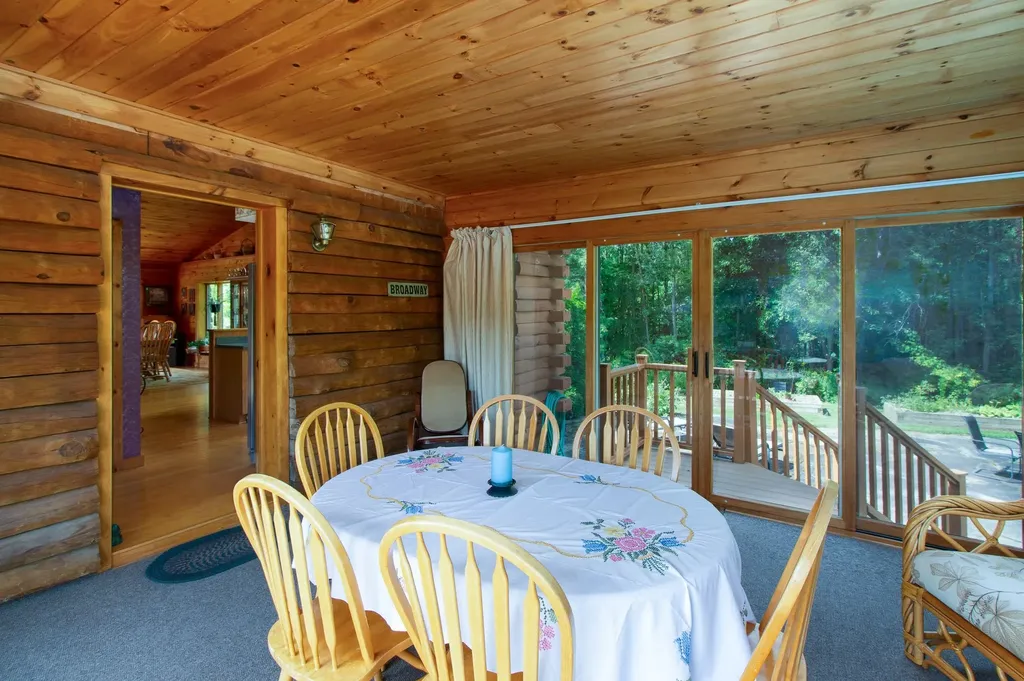 17 Faywood Road Grand Isle VT 05458