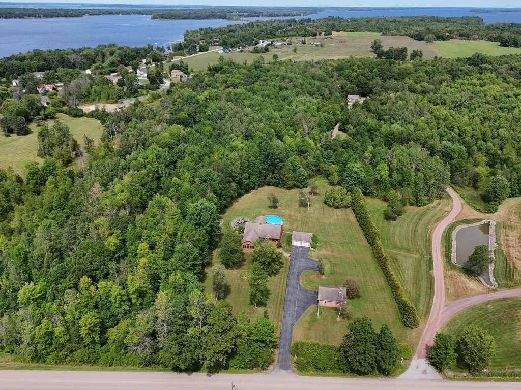 17 Faywood Road Grand Isle VT 05458