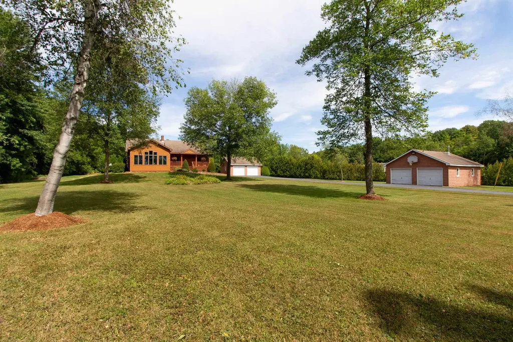 17 Faywood Road Grand Isle VT 05458