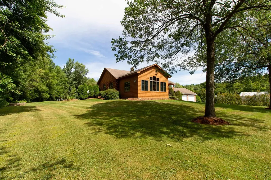 17 Faywood Road Grand Isle VT 05458