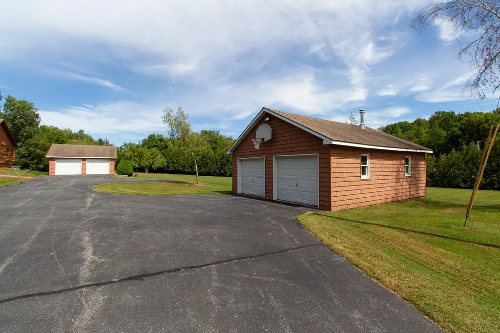 17 Faywood Road Grand Isle VT 05458
