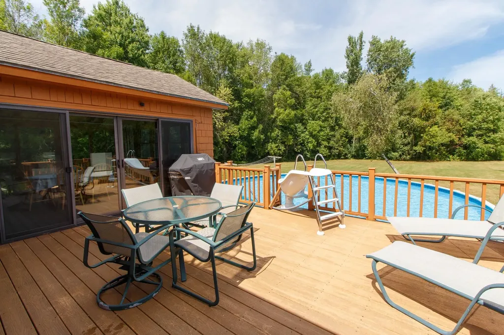 17 Faywood Road Grand Isle VT 05458
