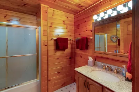 17 Faywood Road Grand Isle VT 05458