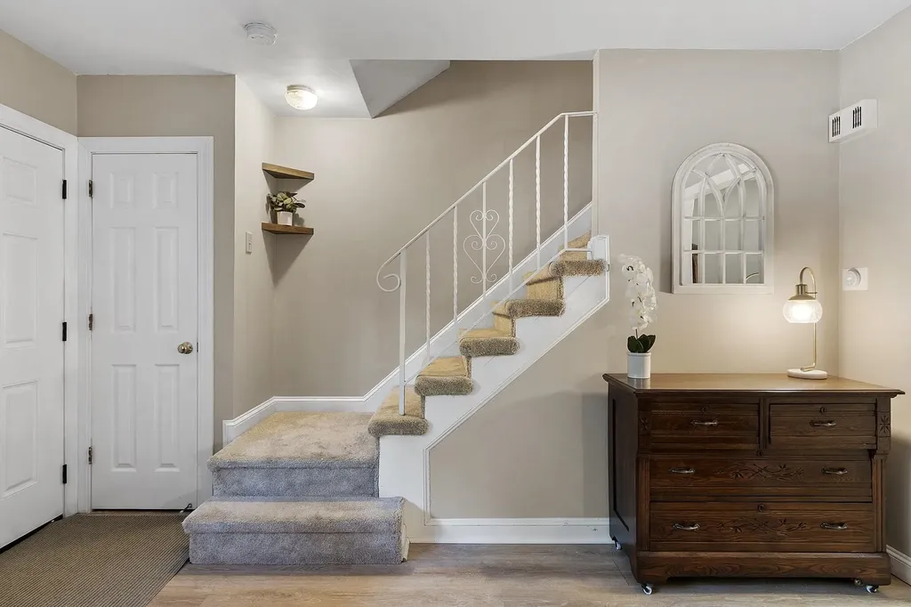 62 Golfview Drive Manchester NH 03102