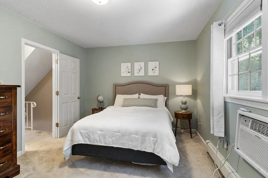 62 Golfview Drive Manchester NH 03102