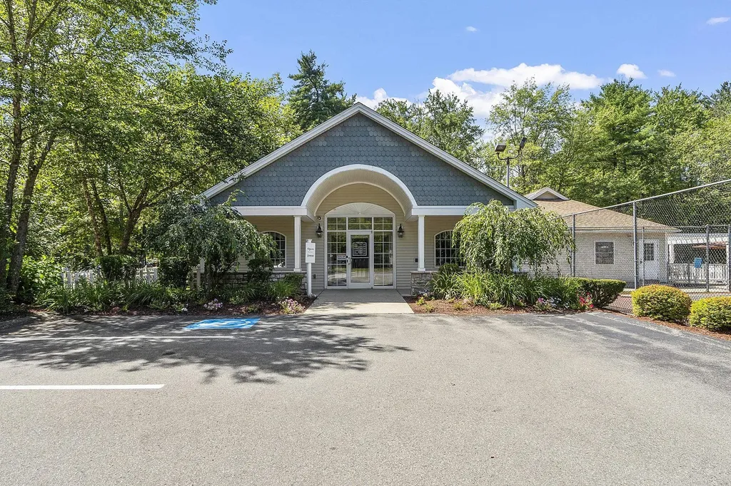 62 Golfview Drive Manchester NH 03102