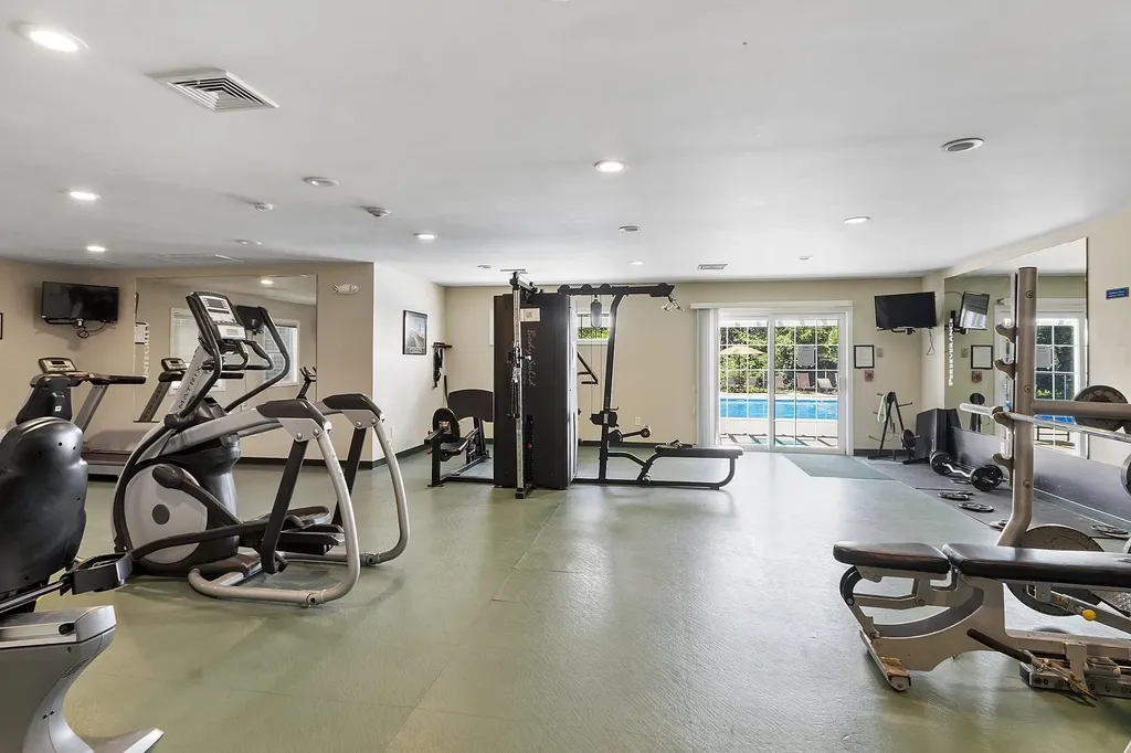 62 Golfview Drive Manchester NH 03102