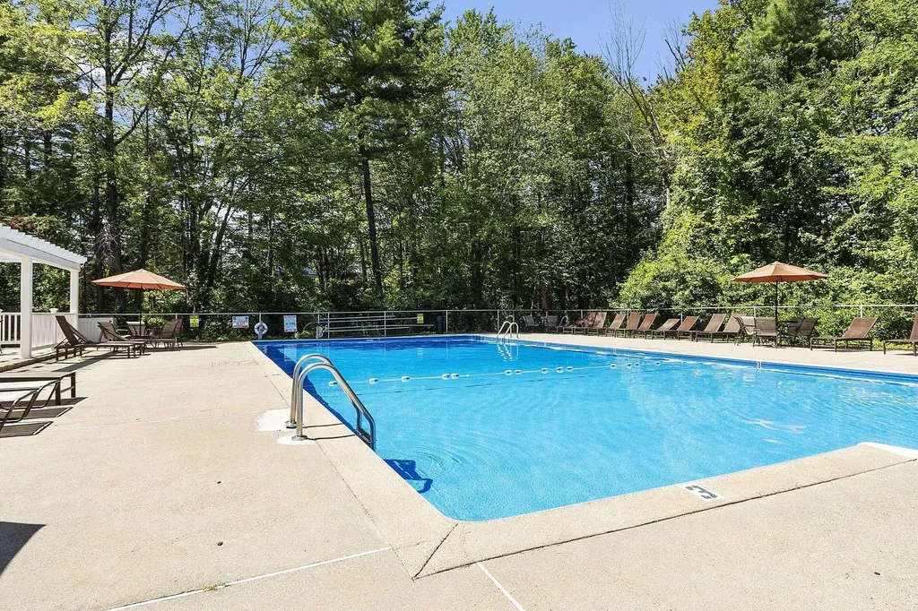 62 Golfview Drive Manchester NH 03102