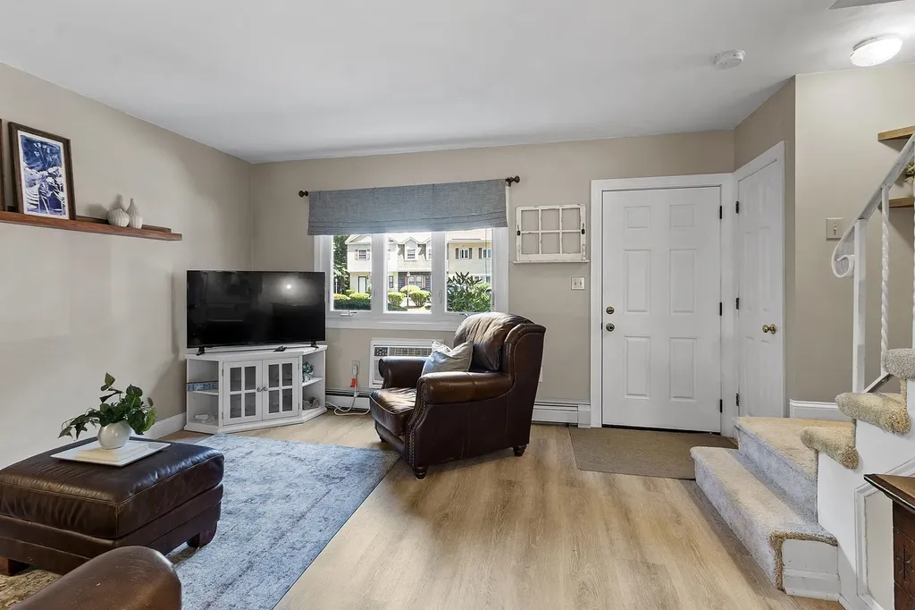 62 Golfview Drive Manchester NH 03102