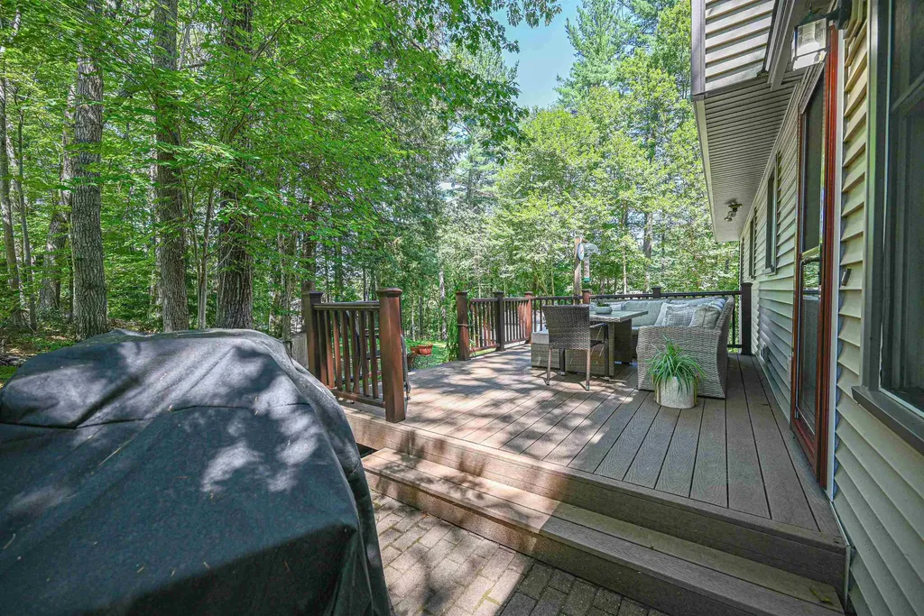 8 Kestree Drive Londonderry NH 03053