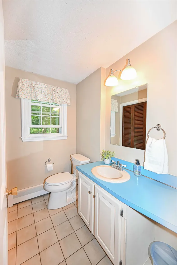 8 Kestree Drive Londonderry NH 03053