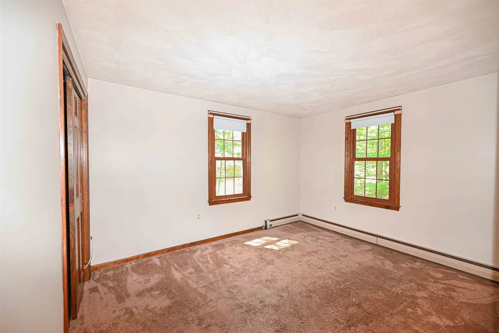 8 Kestree Drive Londonderry NH 03053