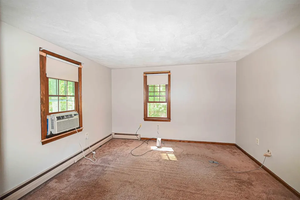 8 Kestree Drive Londonderry NH 03053