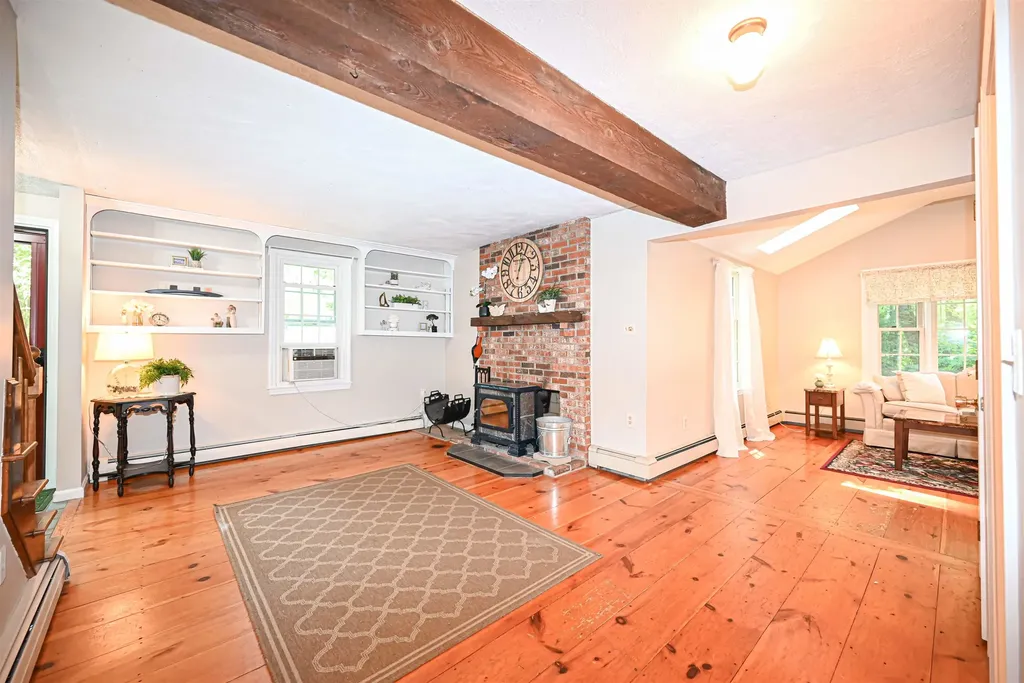 8 Kestree Drive Londonderry NH 03053