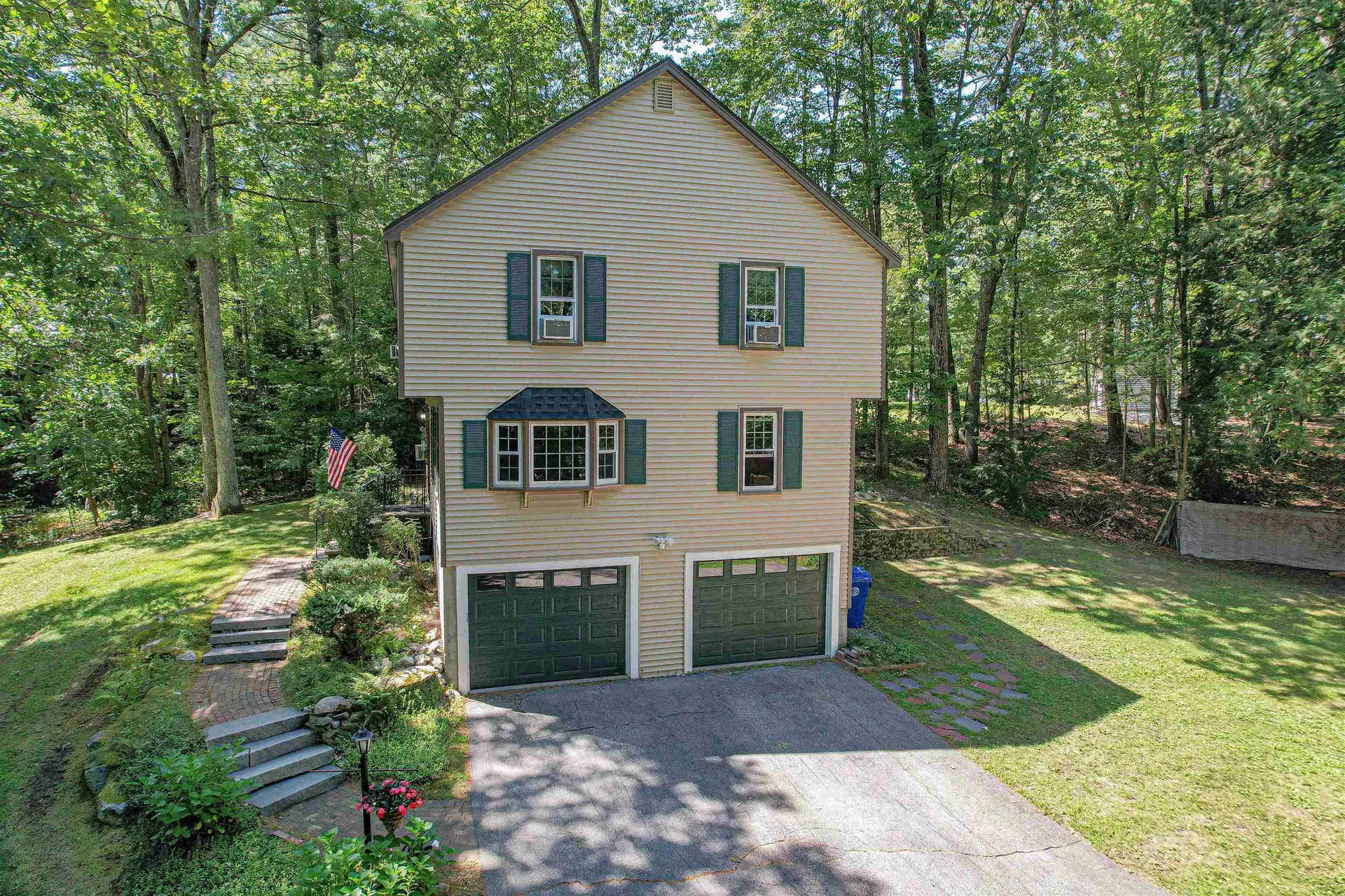 8 Kestree Drive Londonderry NH 03053