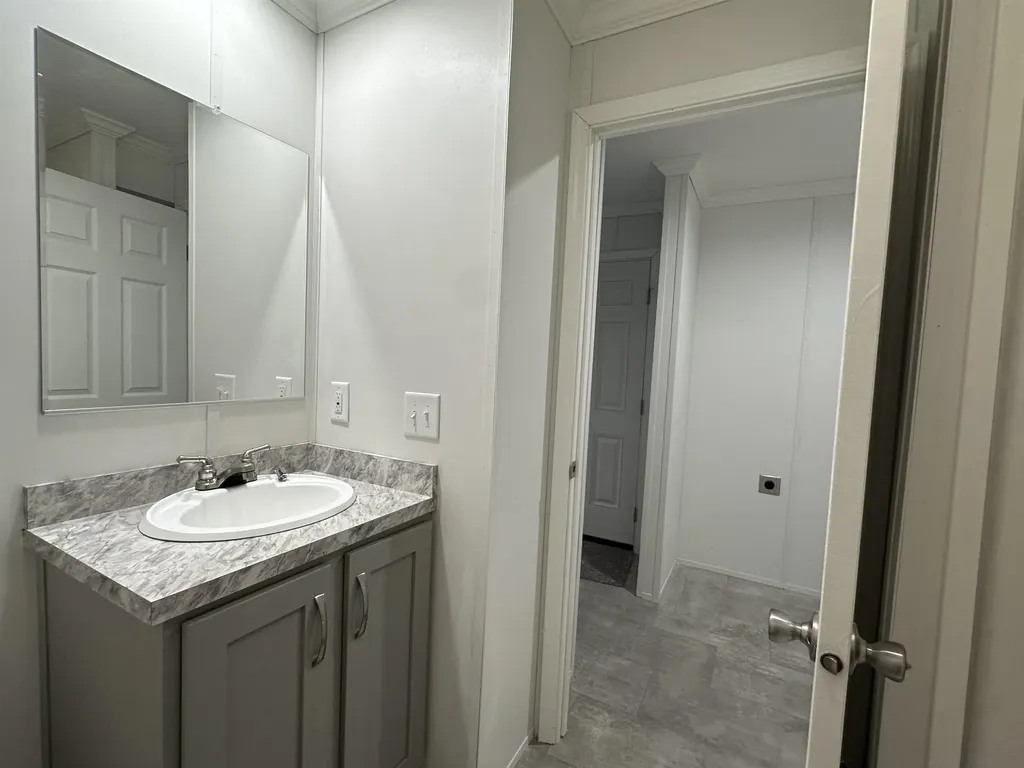 40 Pinyon Place Londonderry NH 03053