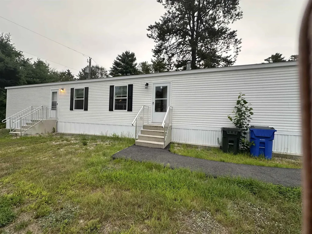 40 Pinyon Place Londonderry NH 03053