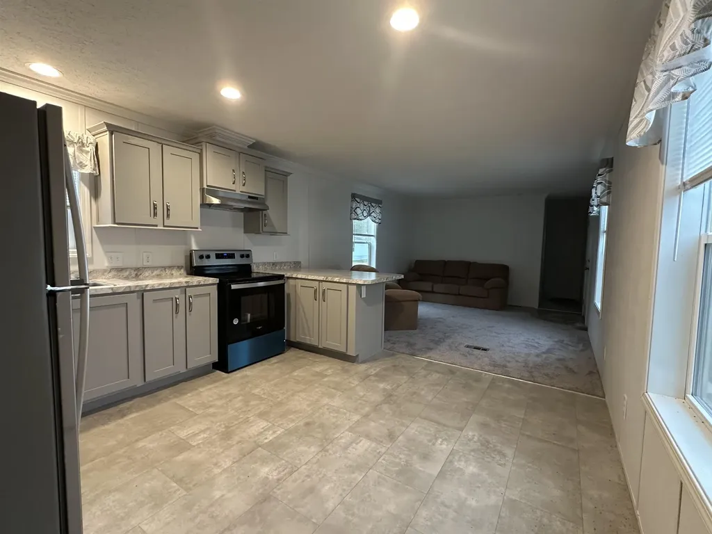 40 Pinyon Place Londonderry NH 03053