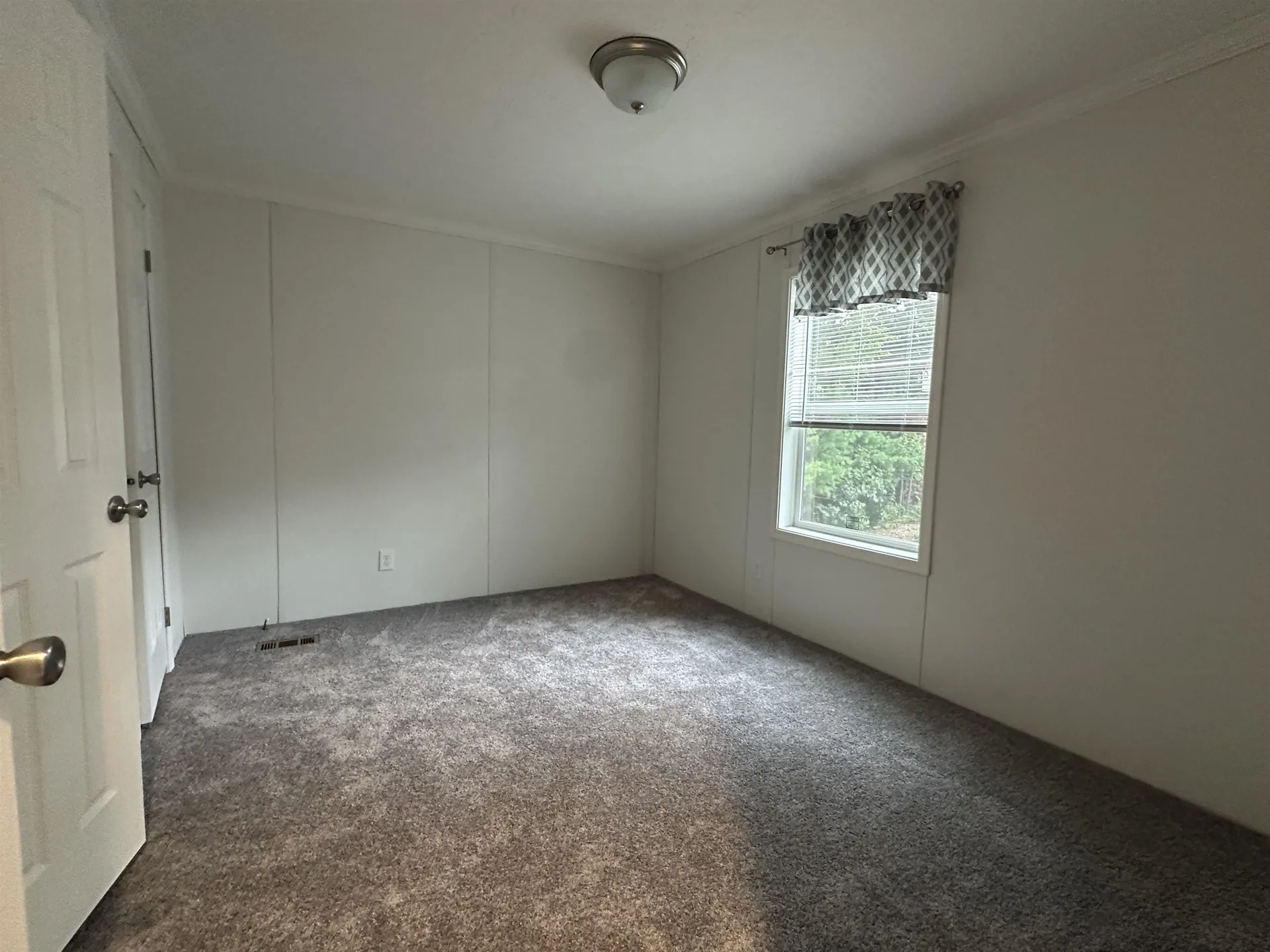 40 Pinyon Place Londonderry NH 03053