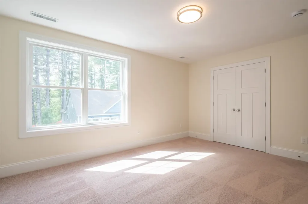 6 Wilderness Drive Nashua NH 03062