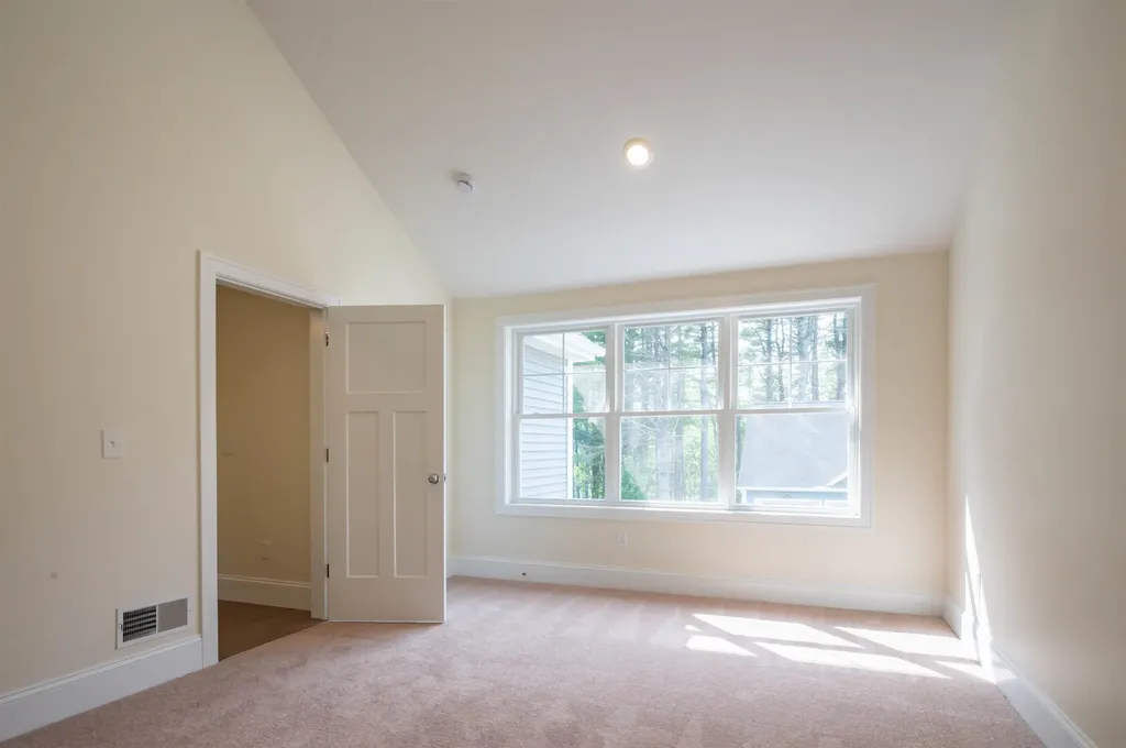 6 Wilderness Drive Nashua NH 03062