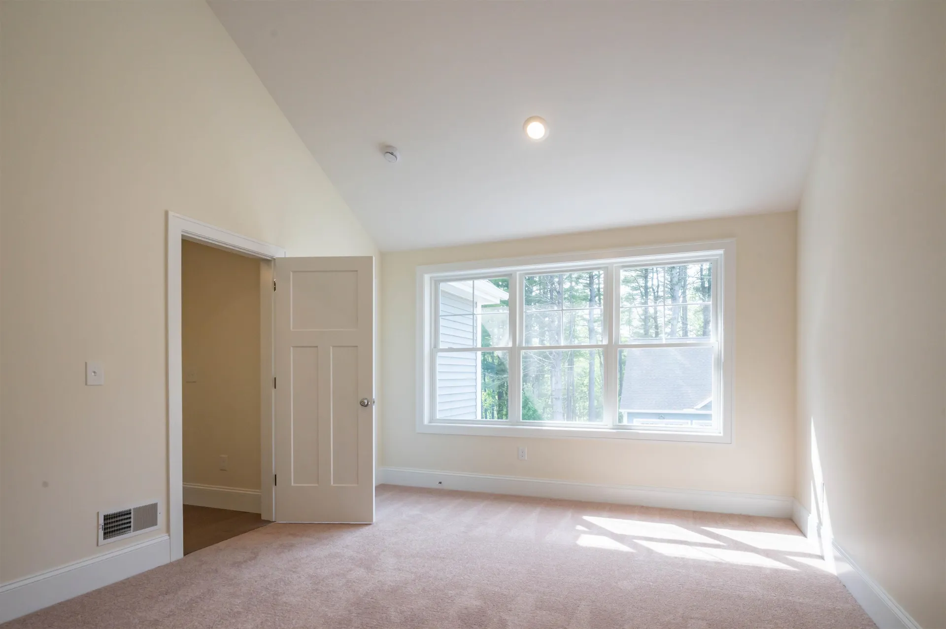 6 Wilderness Drive Nashua NH 03062