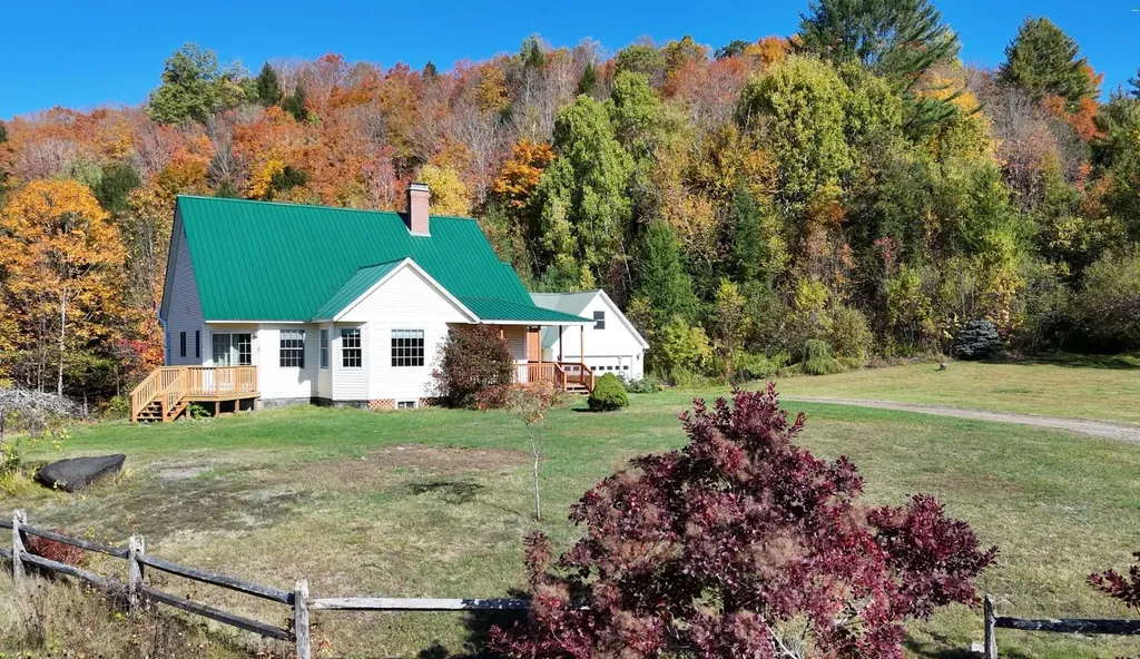 65 Ledgewood Drive St. Johnsbury VT 05819