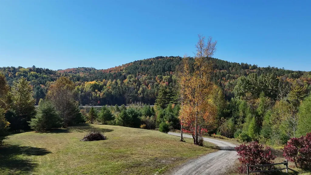 65 Ledgewood Drive St. Johnsbury VT 05819