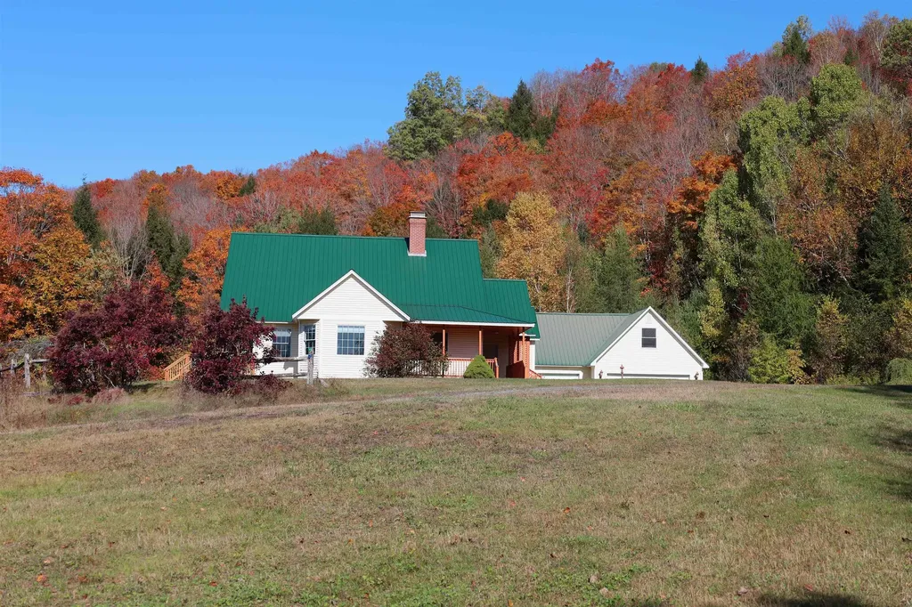 65 Ledgewood Drive St. Johnsbury VT 05819