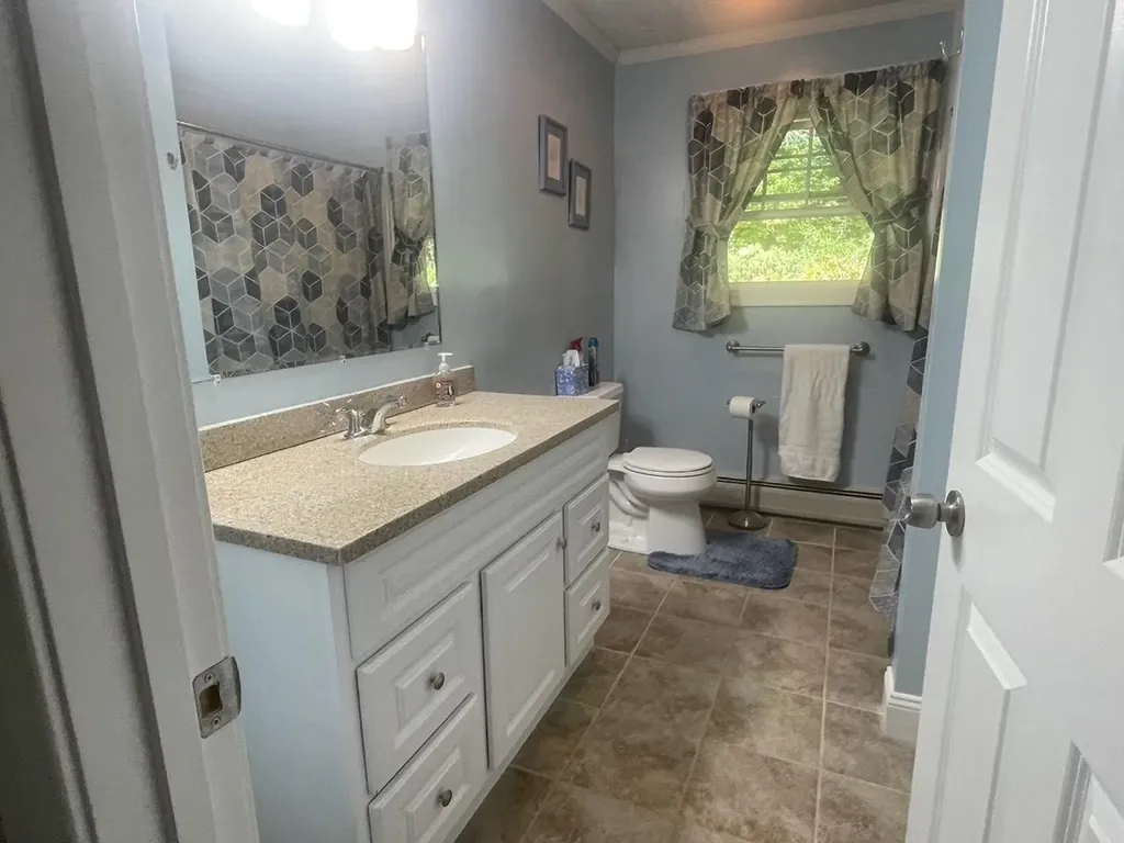 561 Neal Road Hartford VT 05001