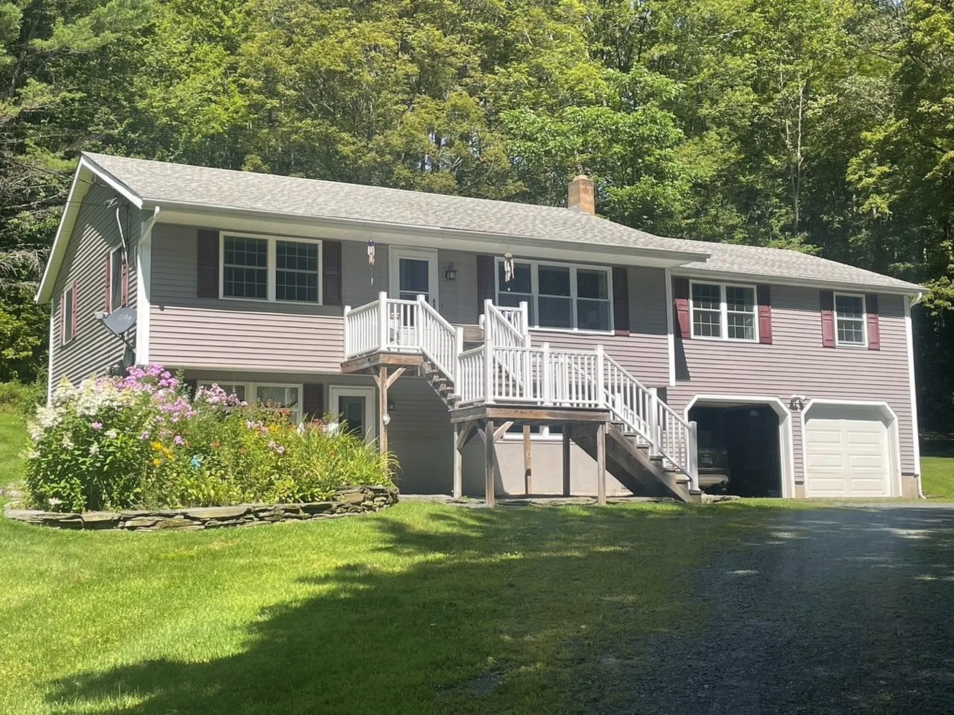 561 Neal Road Hartford VT 05001