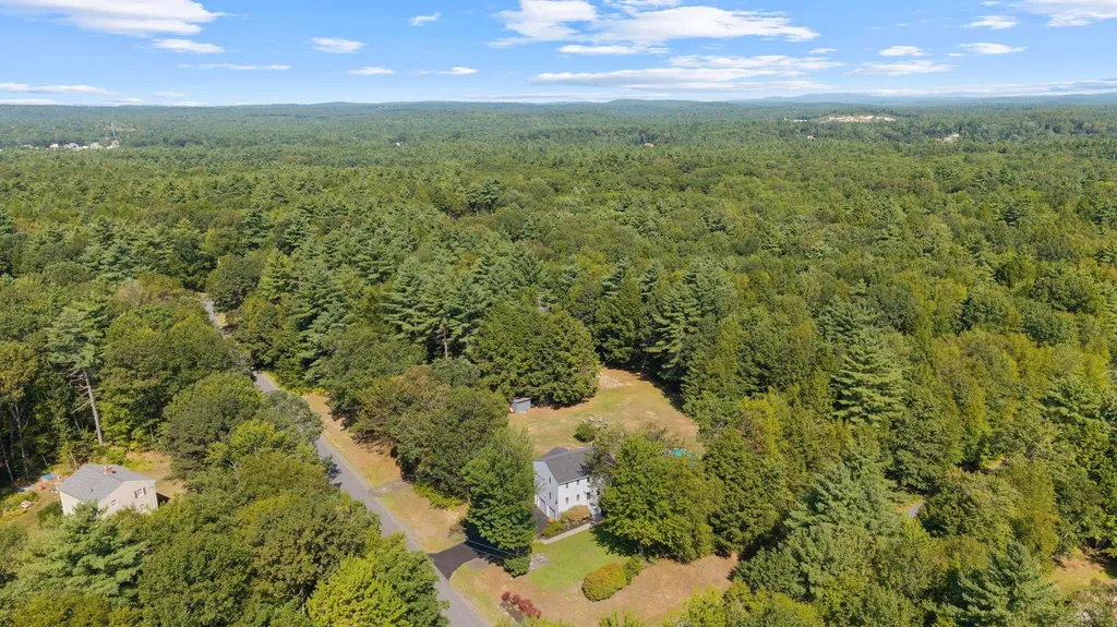 23 Holman Way Chester NH 03036