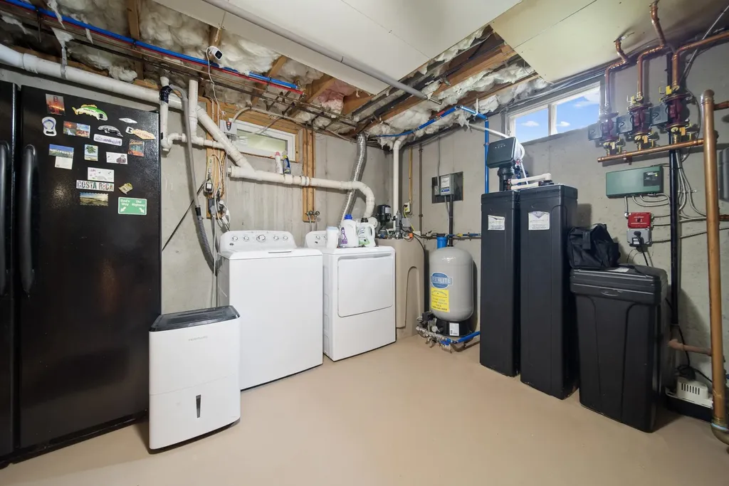 23 Holman Way Chester NH 03036