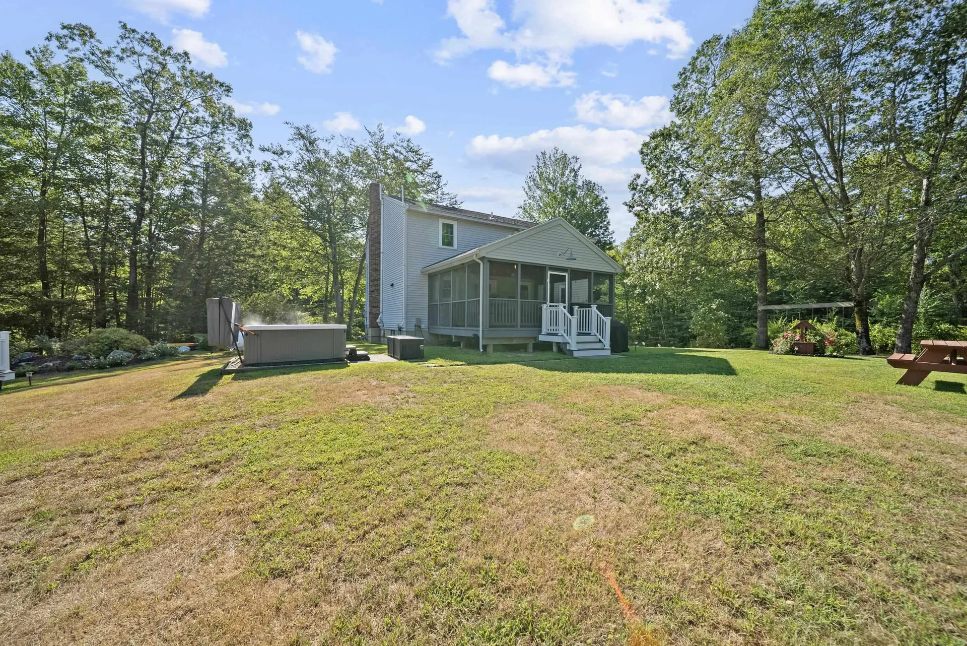 23 Holman Way Chester NH 03036