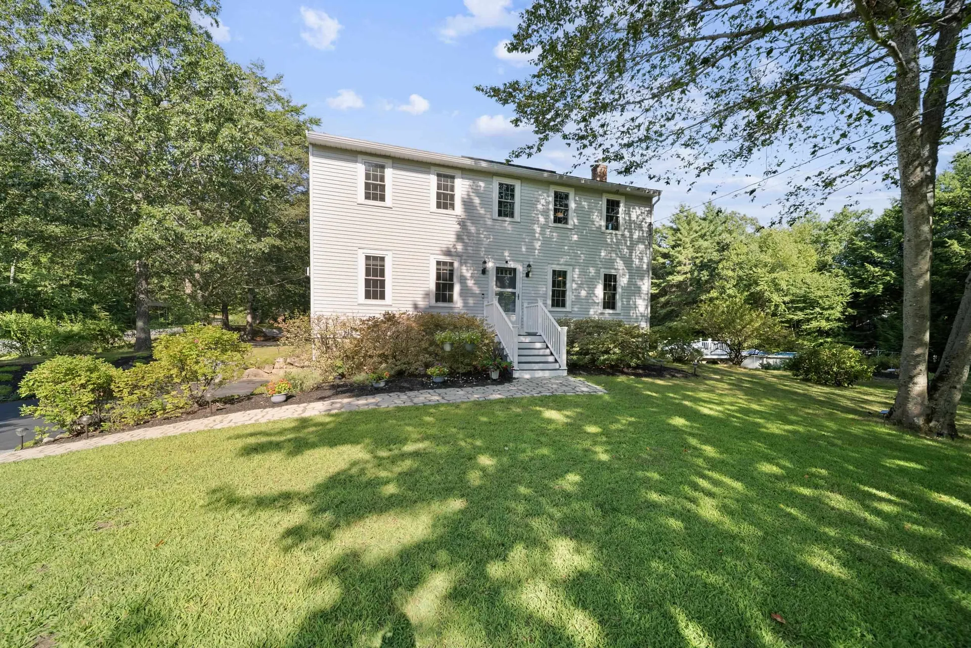 23 Holman Way Chester NH 03036