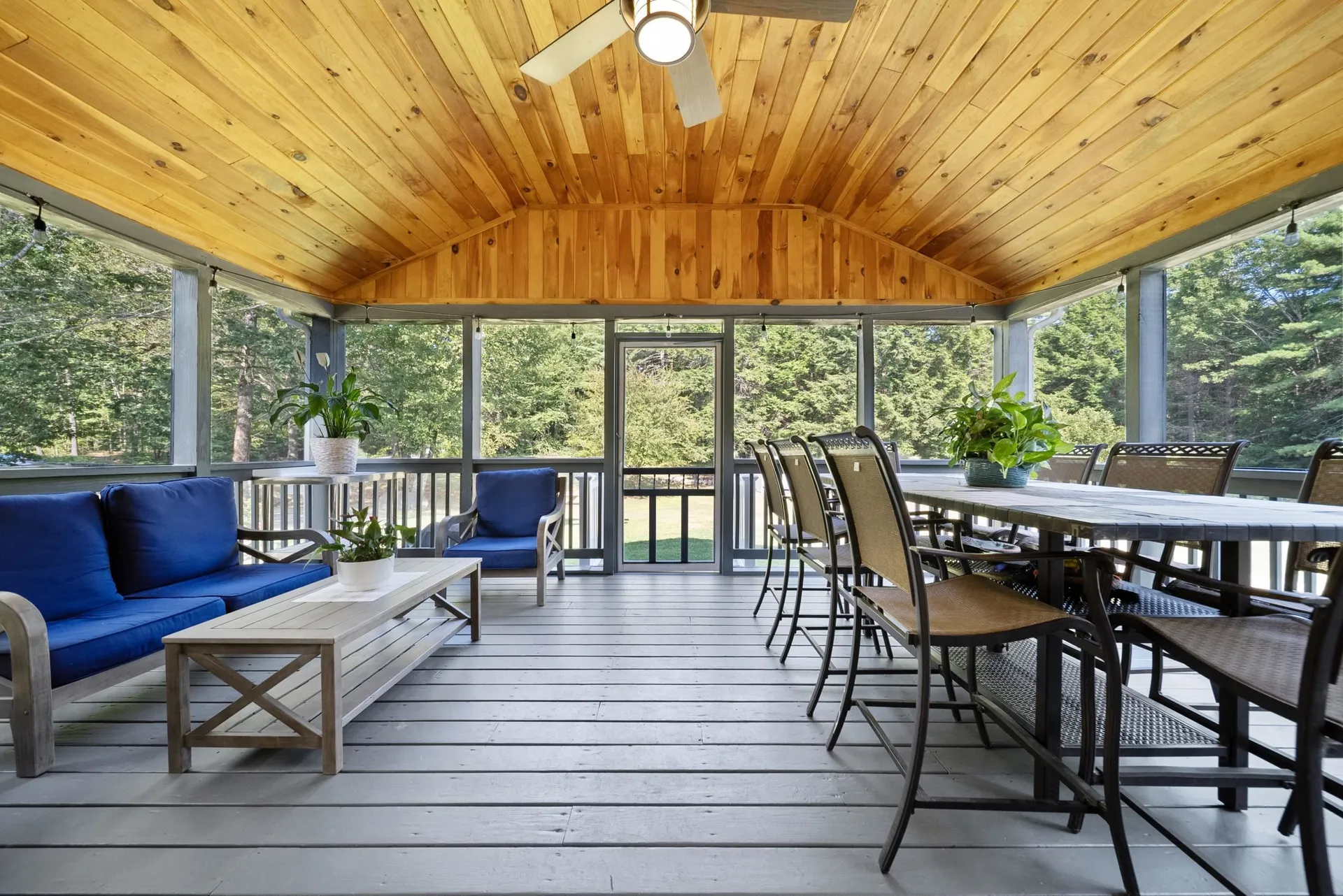 23 Holman Way Chester NH 03036