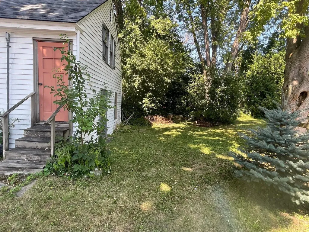 11 Sawyer Street St. Albans City VT 05478