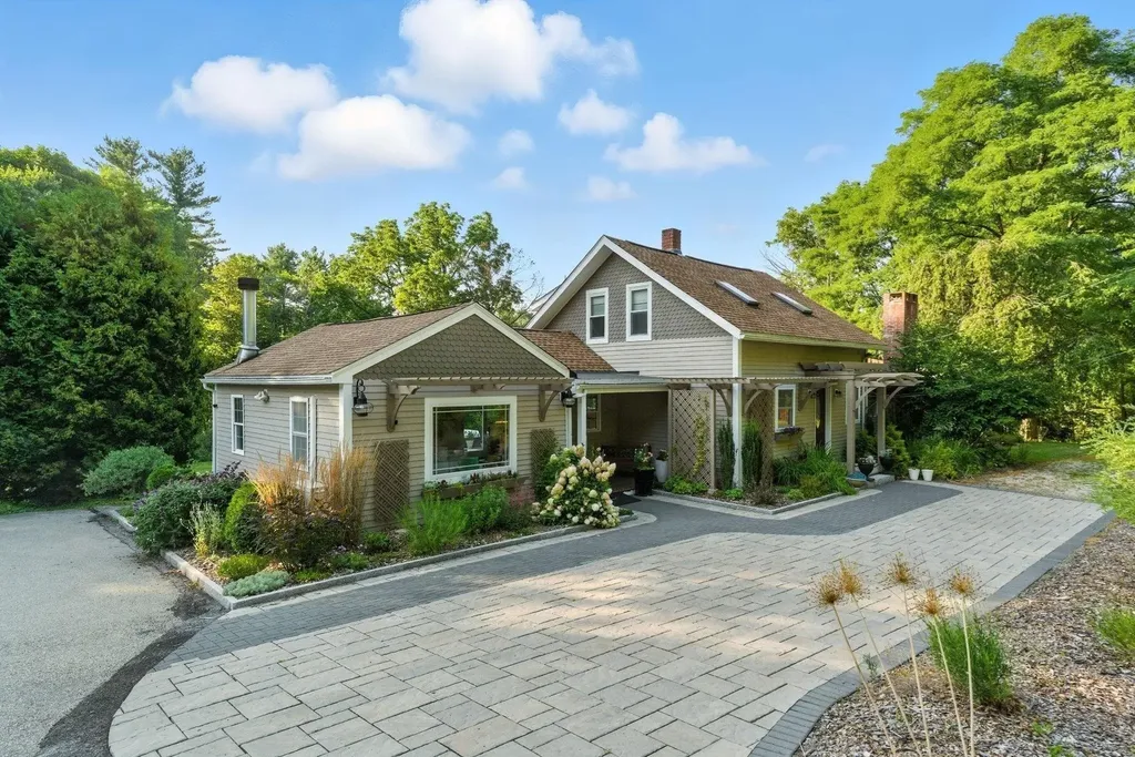 56 Frost Road Tyngsborough MA 01879