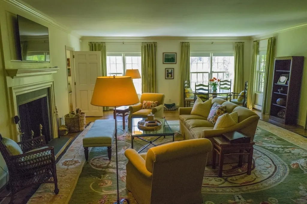 37 Maxham Road Pomfret VT 05067